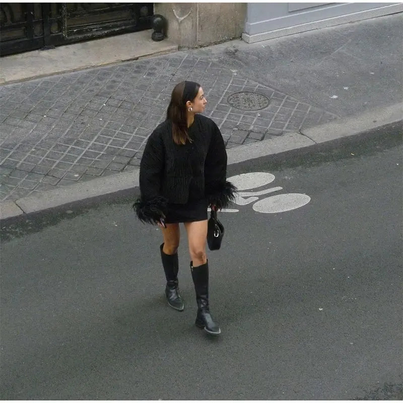 Abrigo Alba con puños de plumas